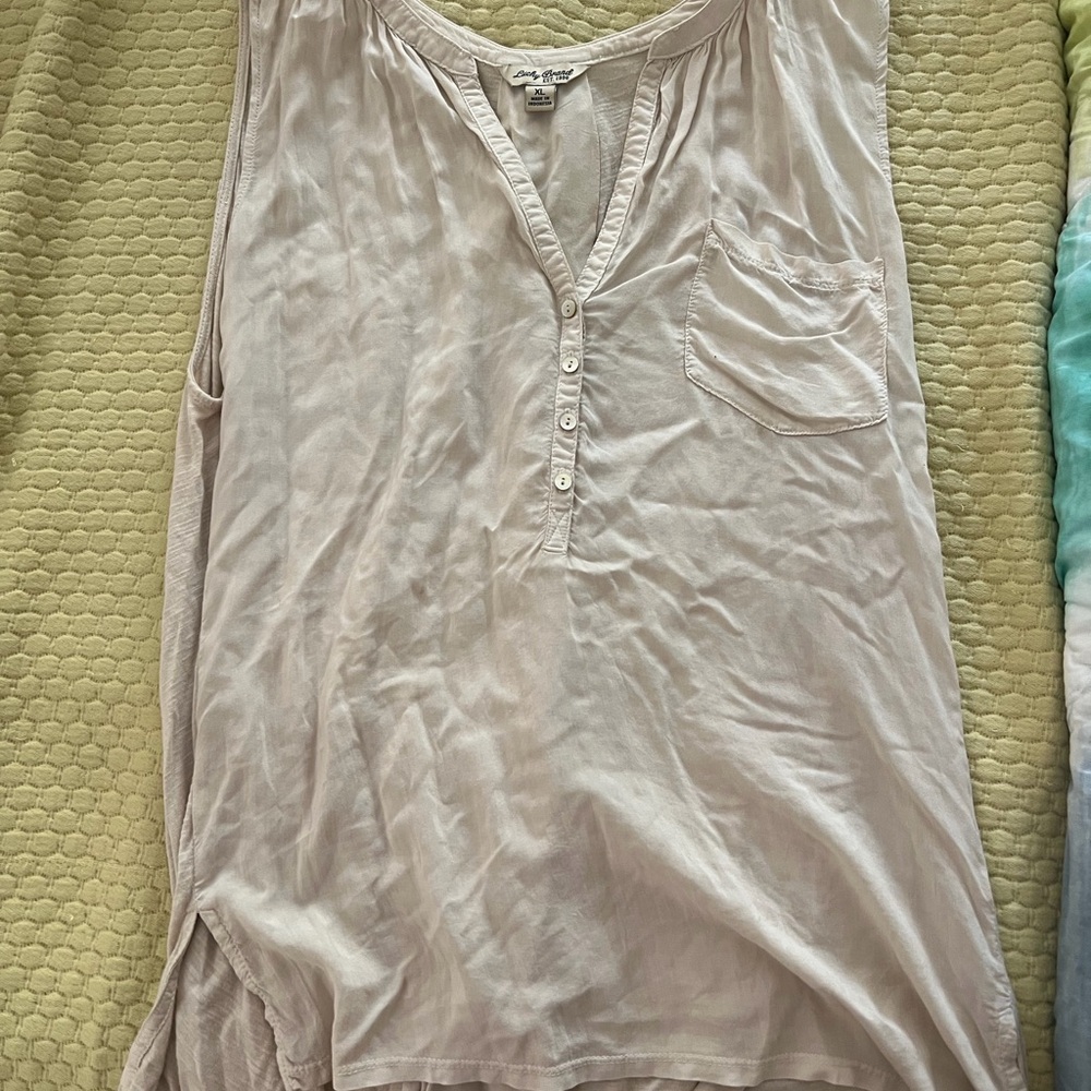 Women's Cream Sleeveless Top
